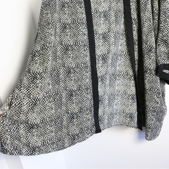 Jaclyn Smith kimono cardigan 2X plus size NWOT abstract snakeskin print black - Picture 6 of 8